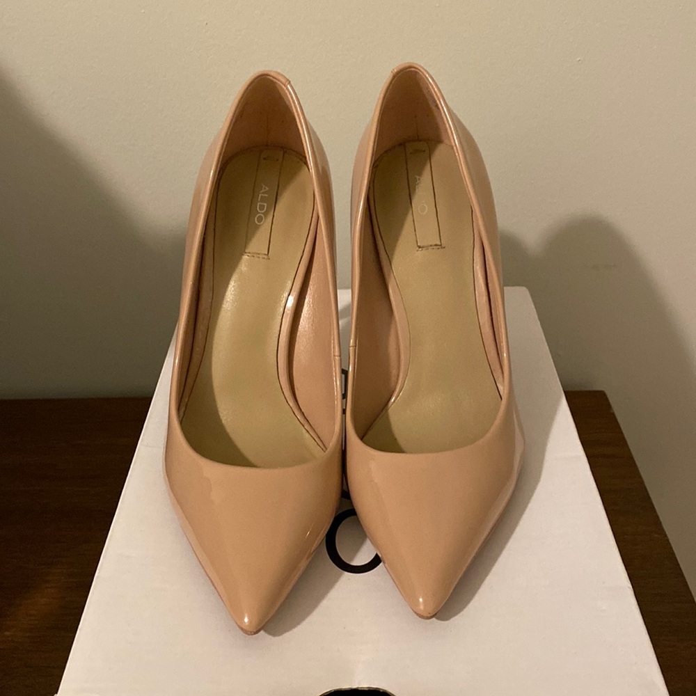 Aldo Stessy Patent Leather shoes (Size 5)
